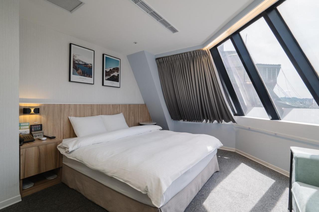 Hotel Attic Taipeh Exterior foto